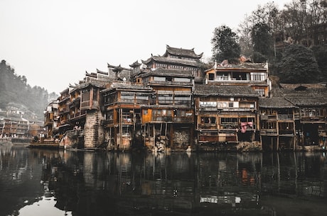 华东师范大学研究生招生专业目录(华东师范大学研究生招生专业目录)