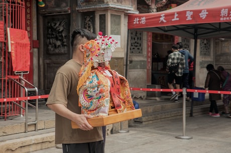 林秀贞(琼瑶女人最爱的男人，钻石王老五的妻子是他的初恋，他的求爱方式太传奇！)